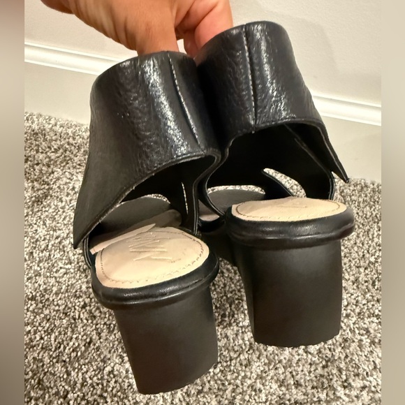 Naya Seeker black leather wedge sandal high heels, size 7.5 - Picture 5 of 13